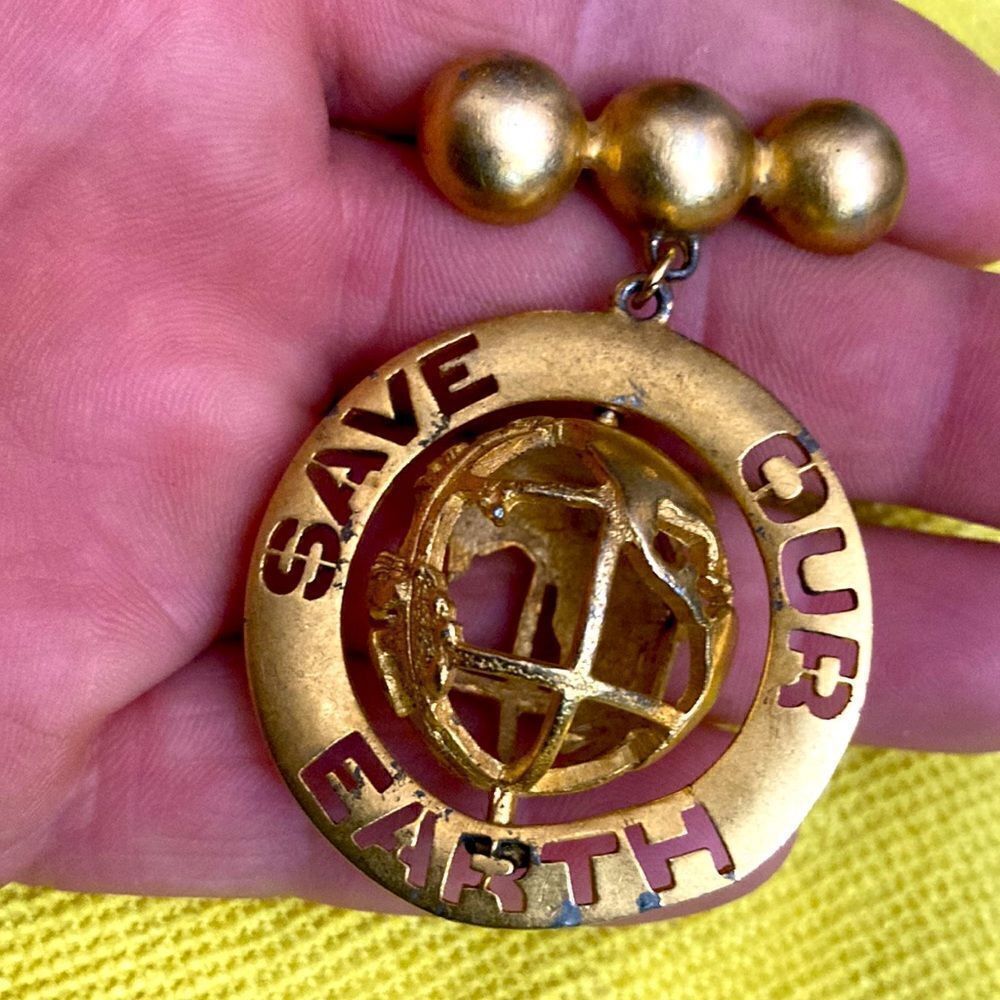 D Toremrenclif Save Our World Vintagebrooch